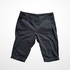 Columbia Women’s Athletic Short - Size 6